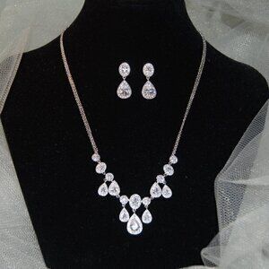 Korea Crystal bridal wedding necklace and earrings set